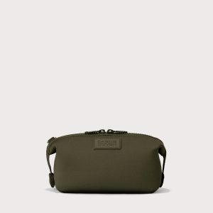 Hunter Toiletry Bag in Dark Moss. Small